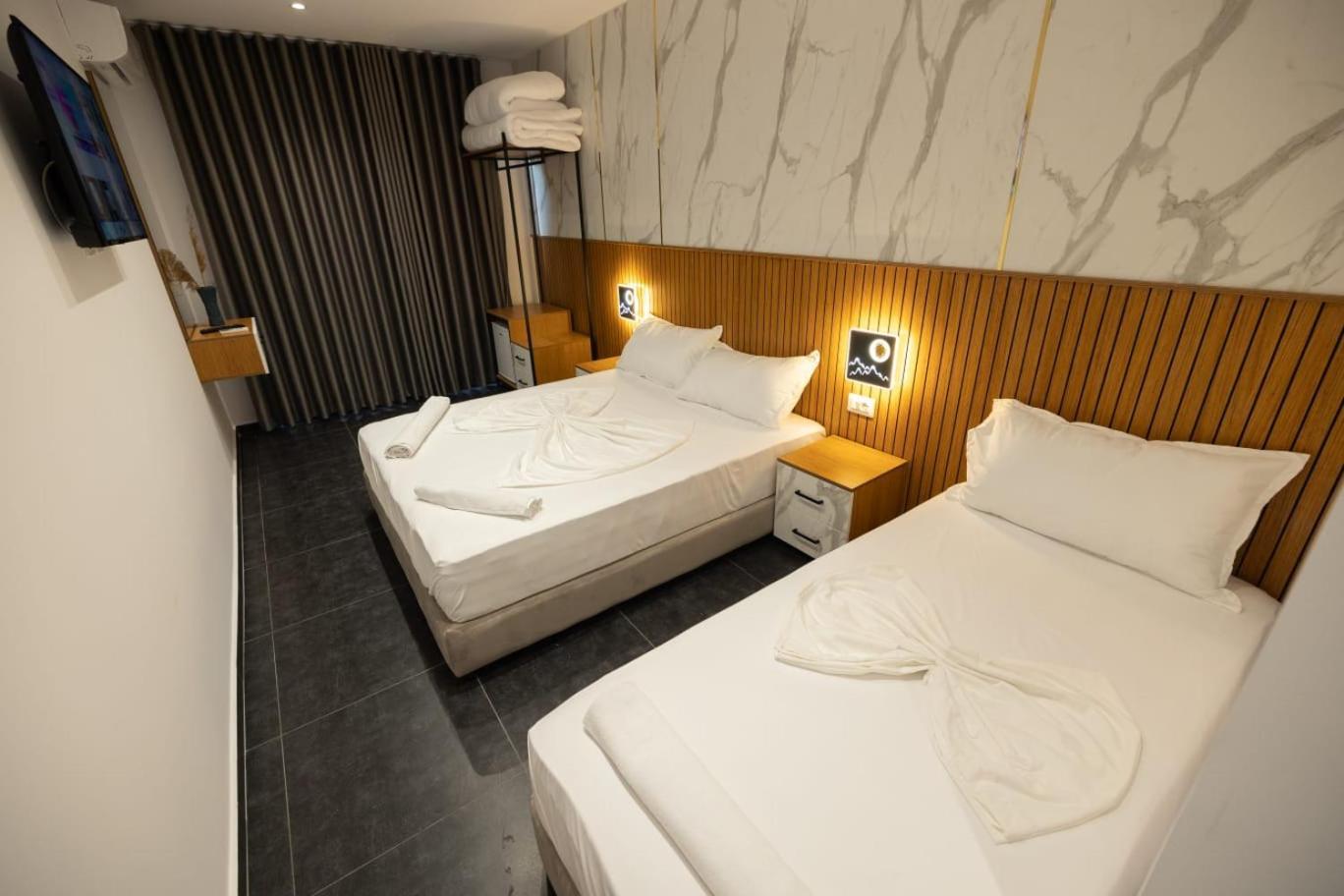Aglon Twin'S Hotel Vlore Exterior photo